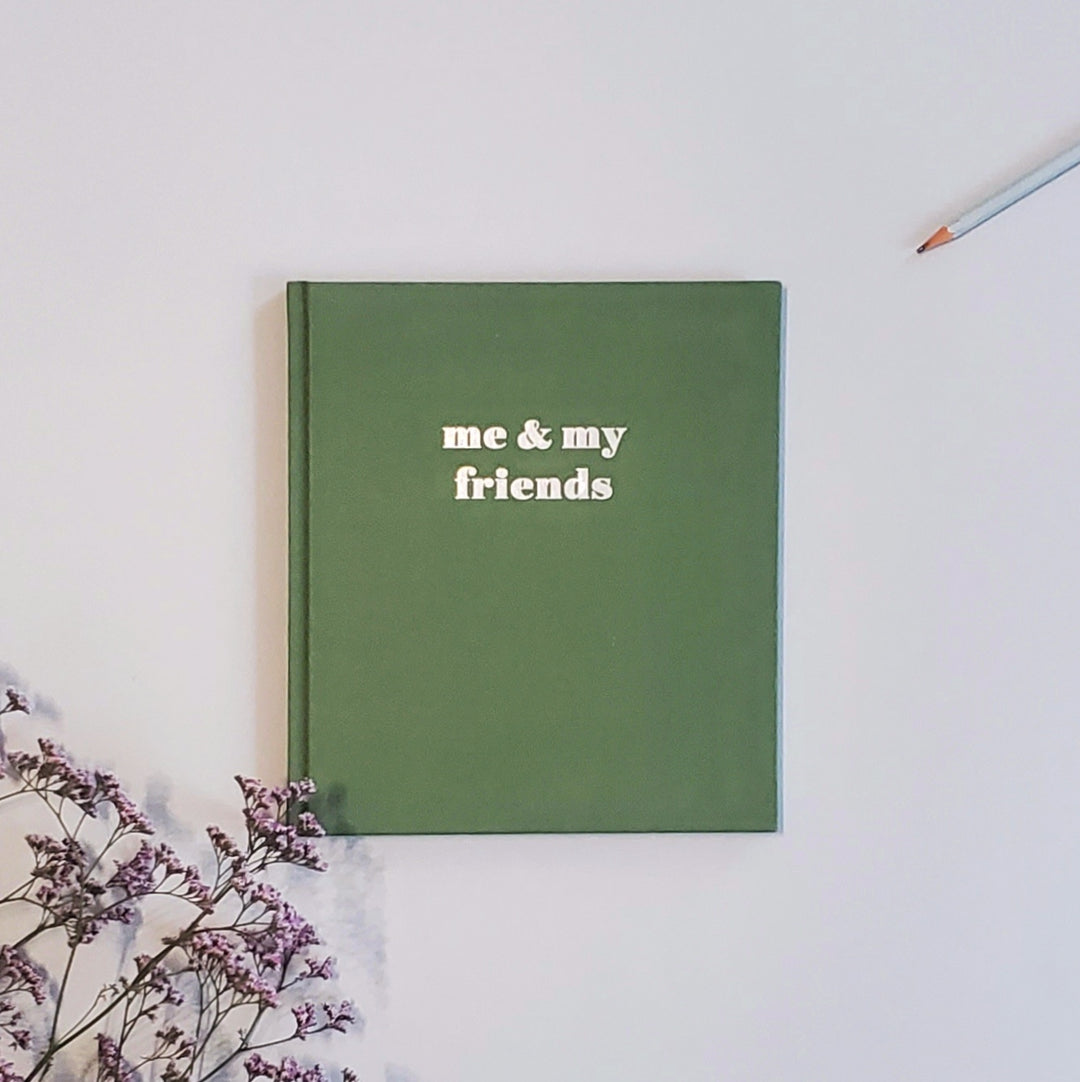 Freundebuch für Erwachsene *me & my friends* Englische Version by in love with paper
