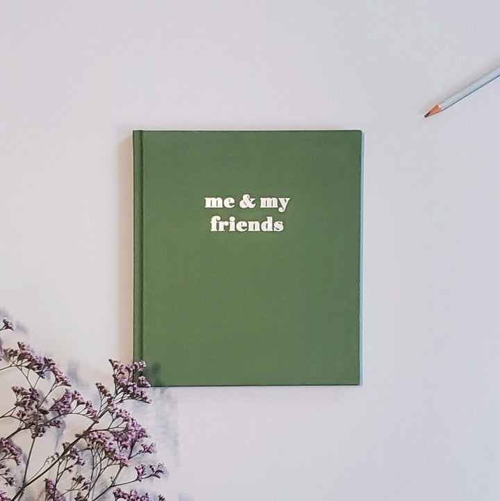 Freundebuch für Erwachsene *me & my friends* Englische Version by in love with paper